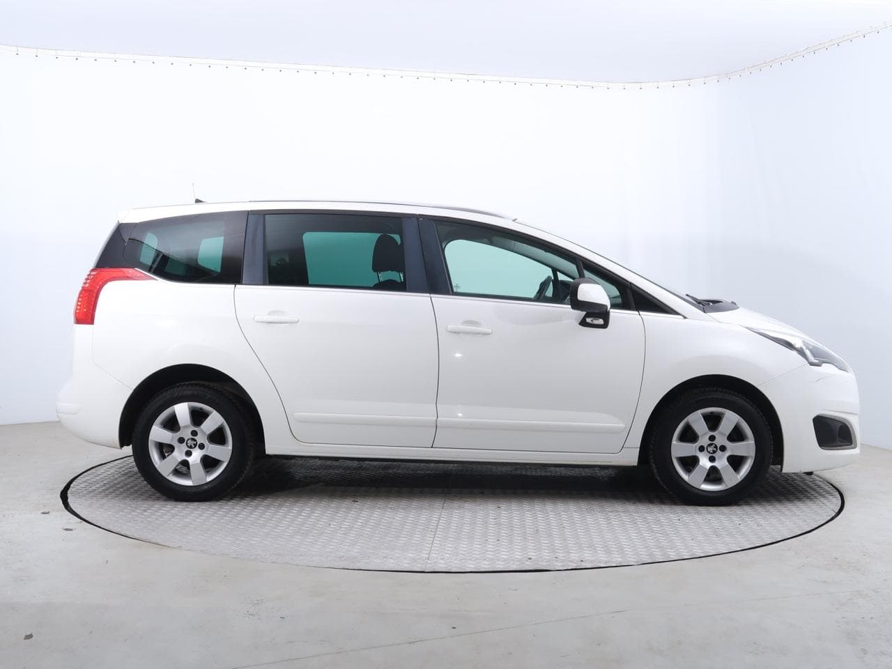 2014 Peugeot 5008 - 11