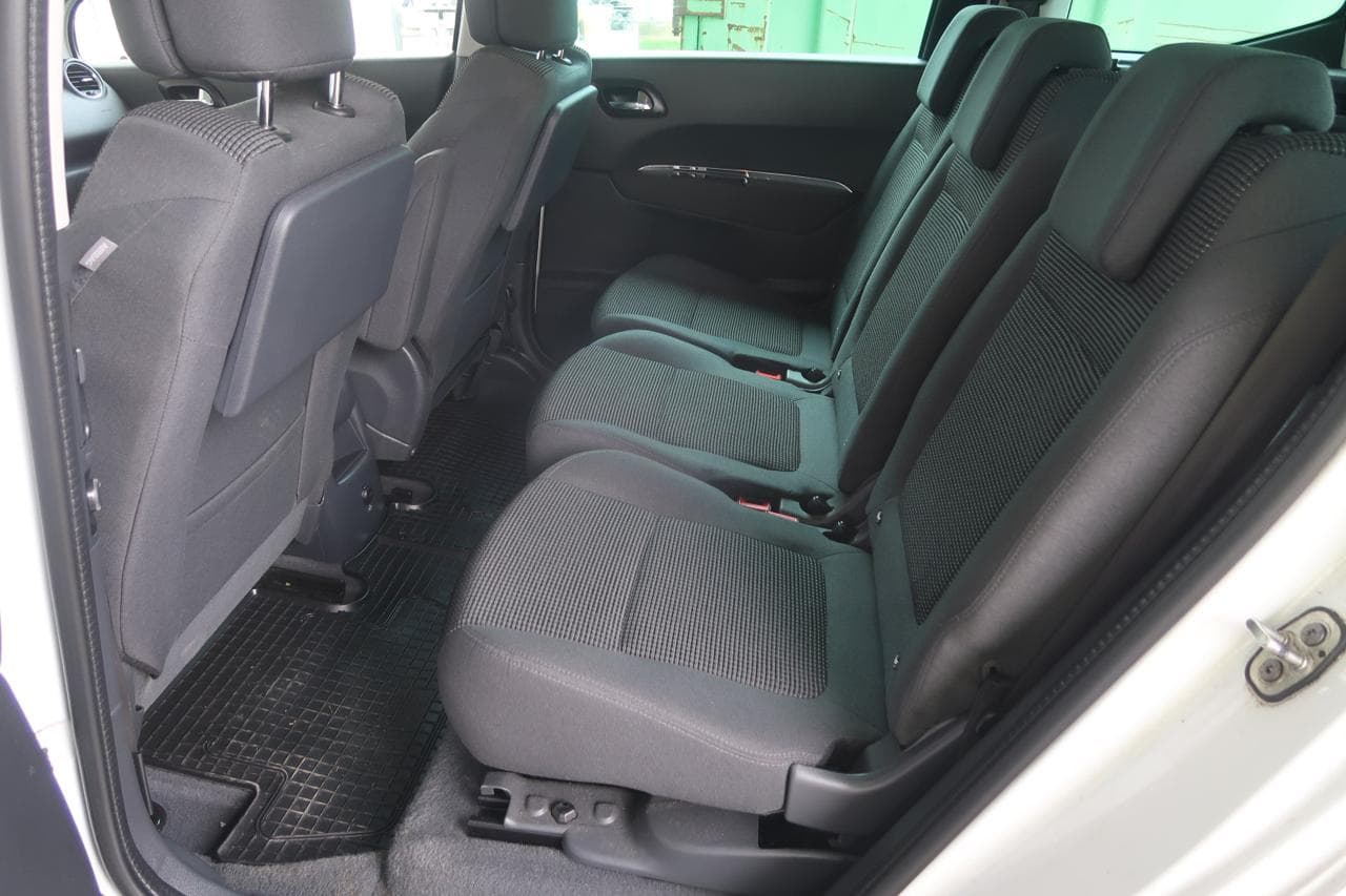 2015 Peugeot 5008 - 15
