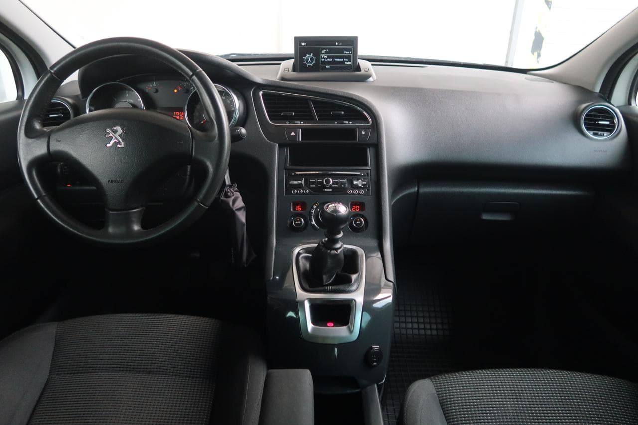 2015 Peugeot 5008 - 10