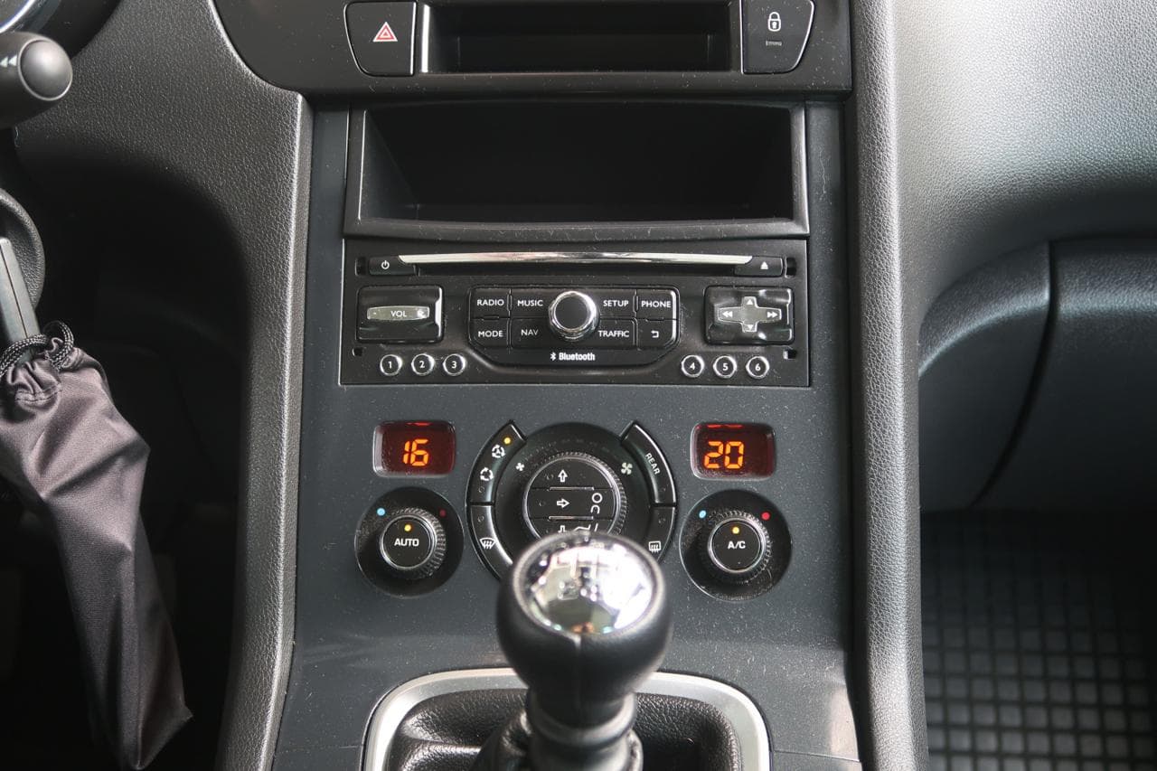 2015 Peugeot 5008 - 18