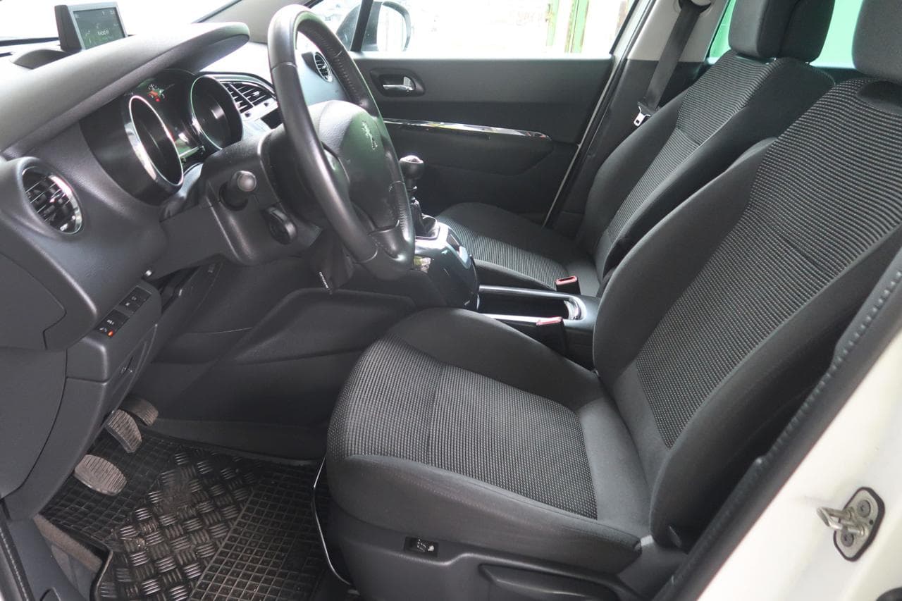 2015 Peugeot 5008 - 16