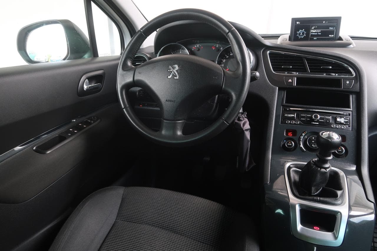 2015 Peugeot 5008 - 9