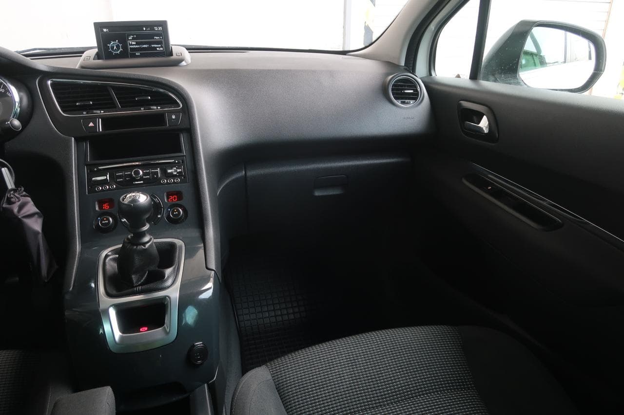 2015 Peugeot 5008 - 11