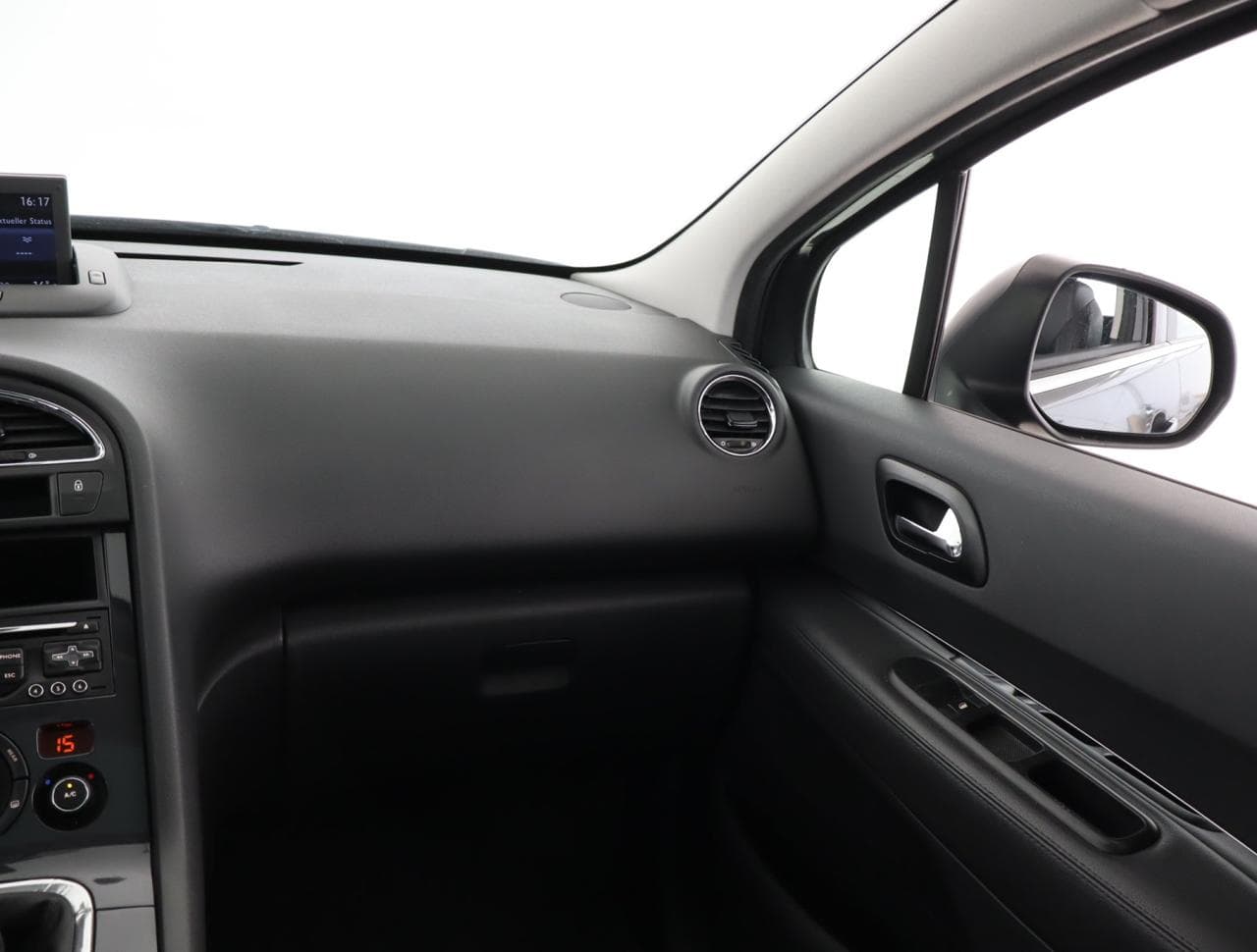 2012 Peugeot 5008 - 11