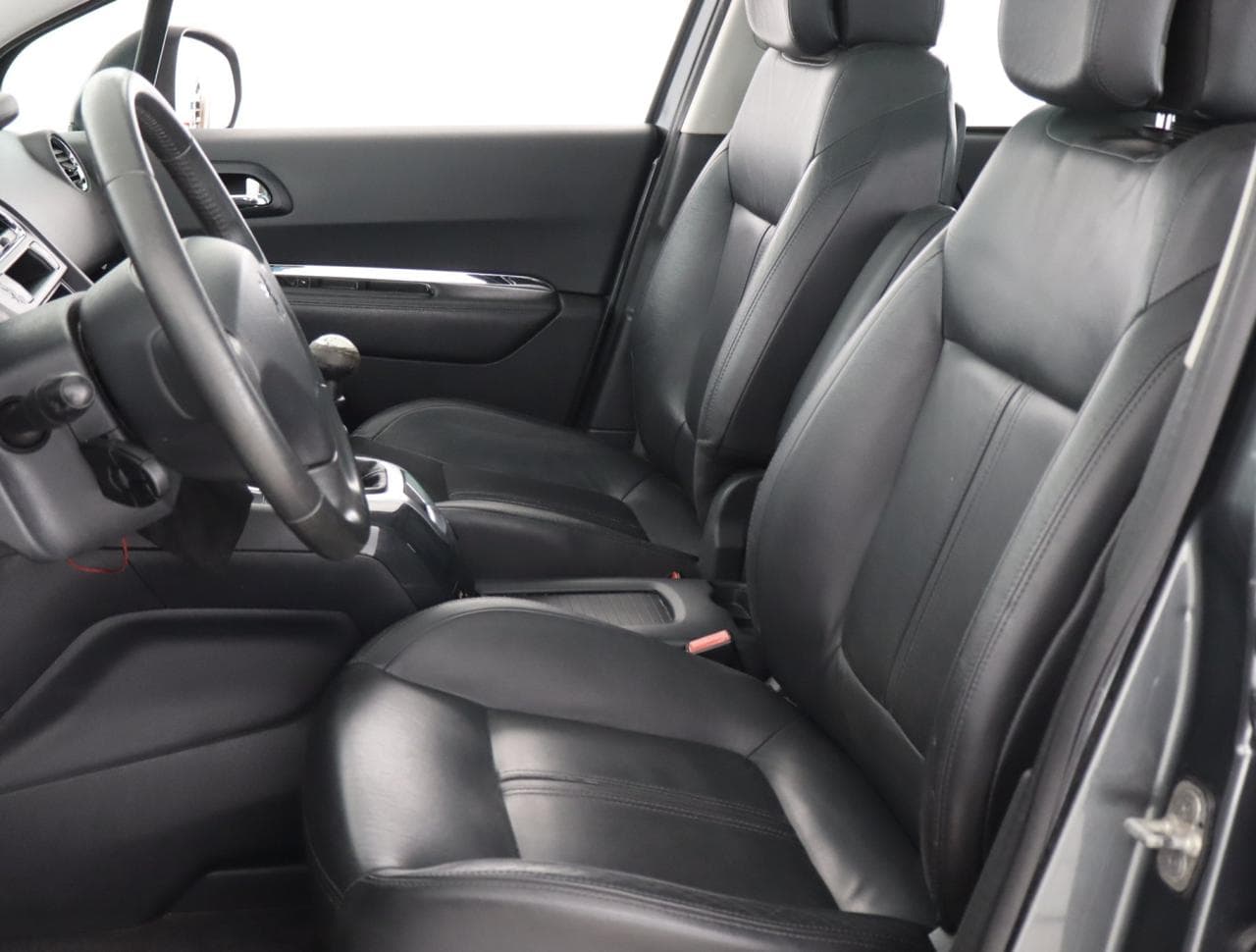 2012 Peugeot 5008 - 16