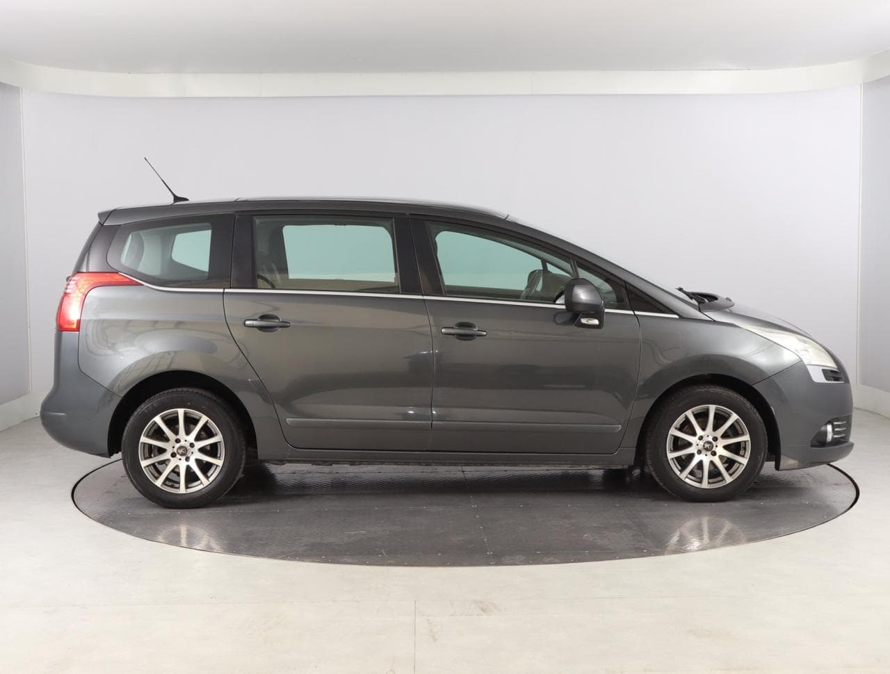 2012 Peugeot 5008 - 8