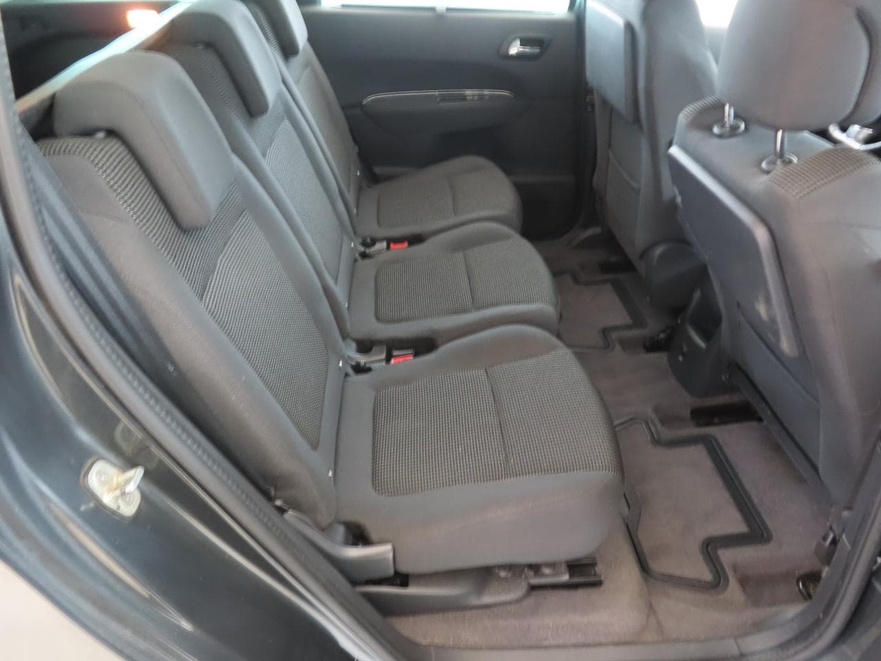 2015 Peugeot 5008 - 13