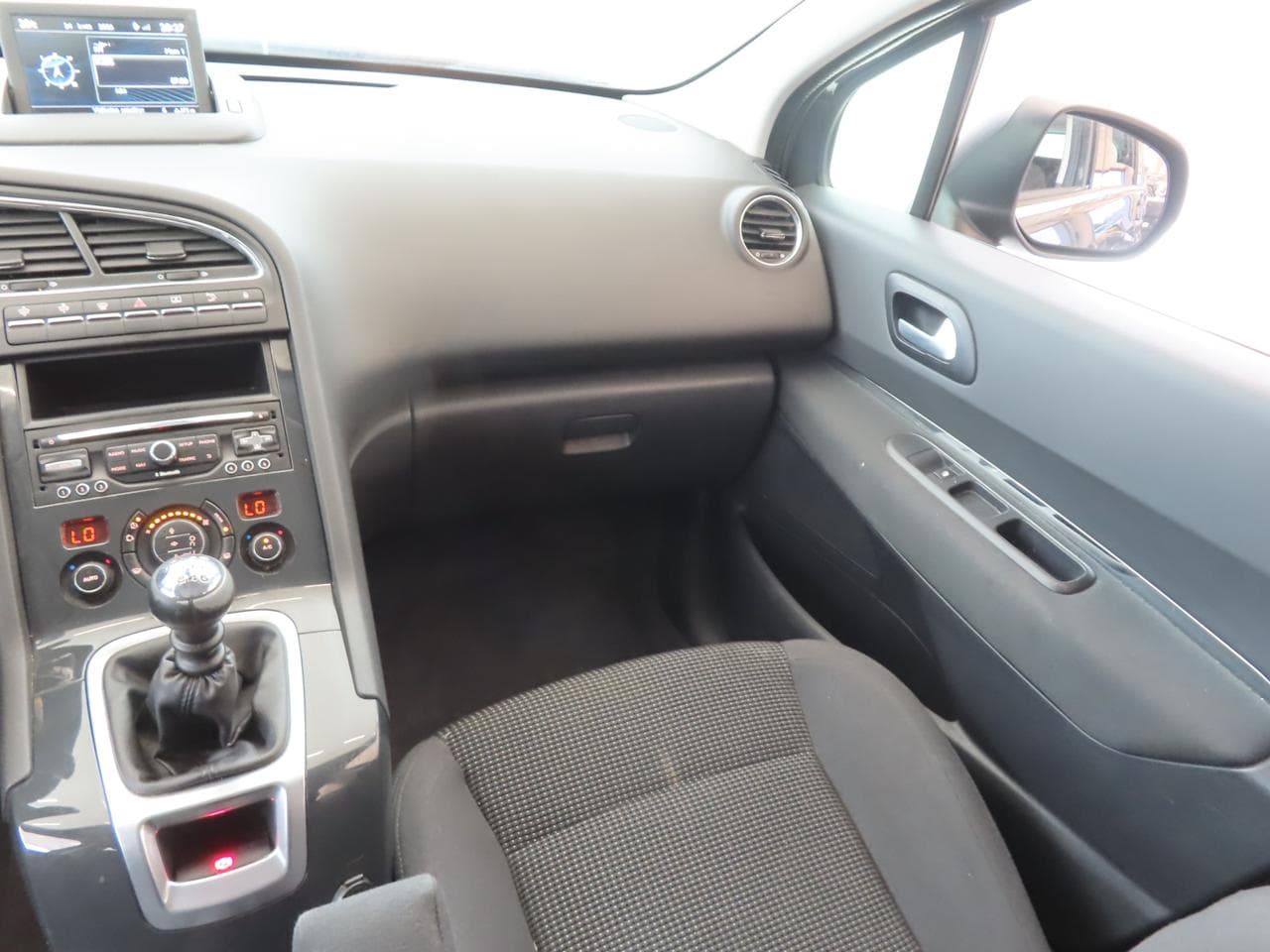 2015 Peugeot 5008 - 11