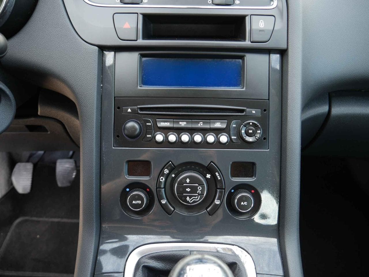 2012 Peugeot 5008 - 19