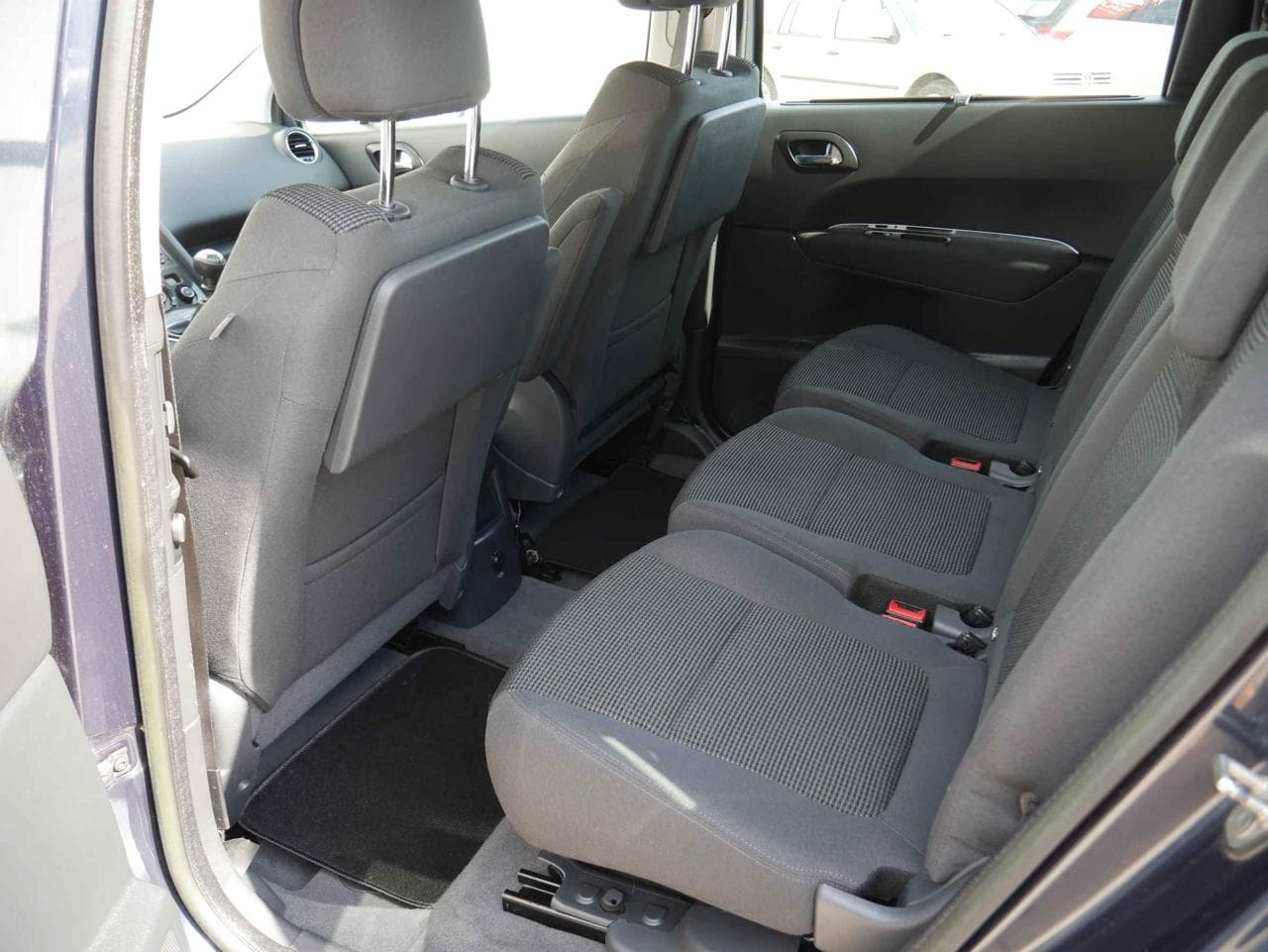 2012 Peugeot 5008 - 17