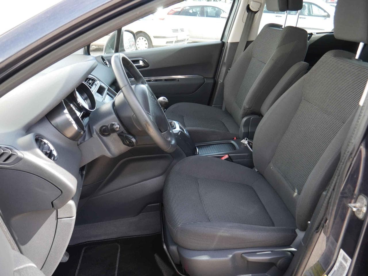 2012 Peugeot 5008 - 15