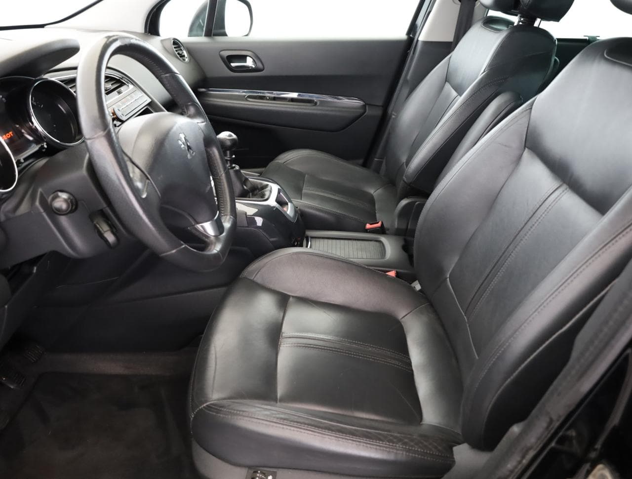 2011 Peugeot 5008 - 13