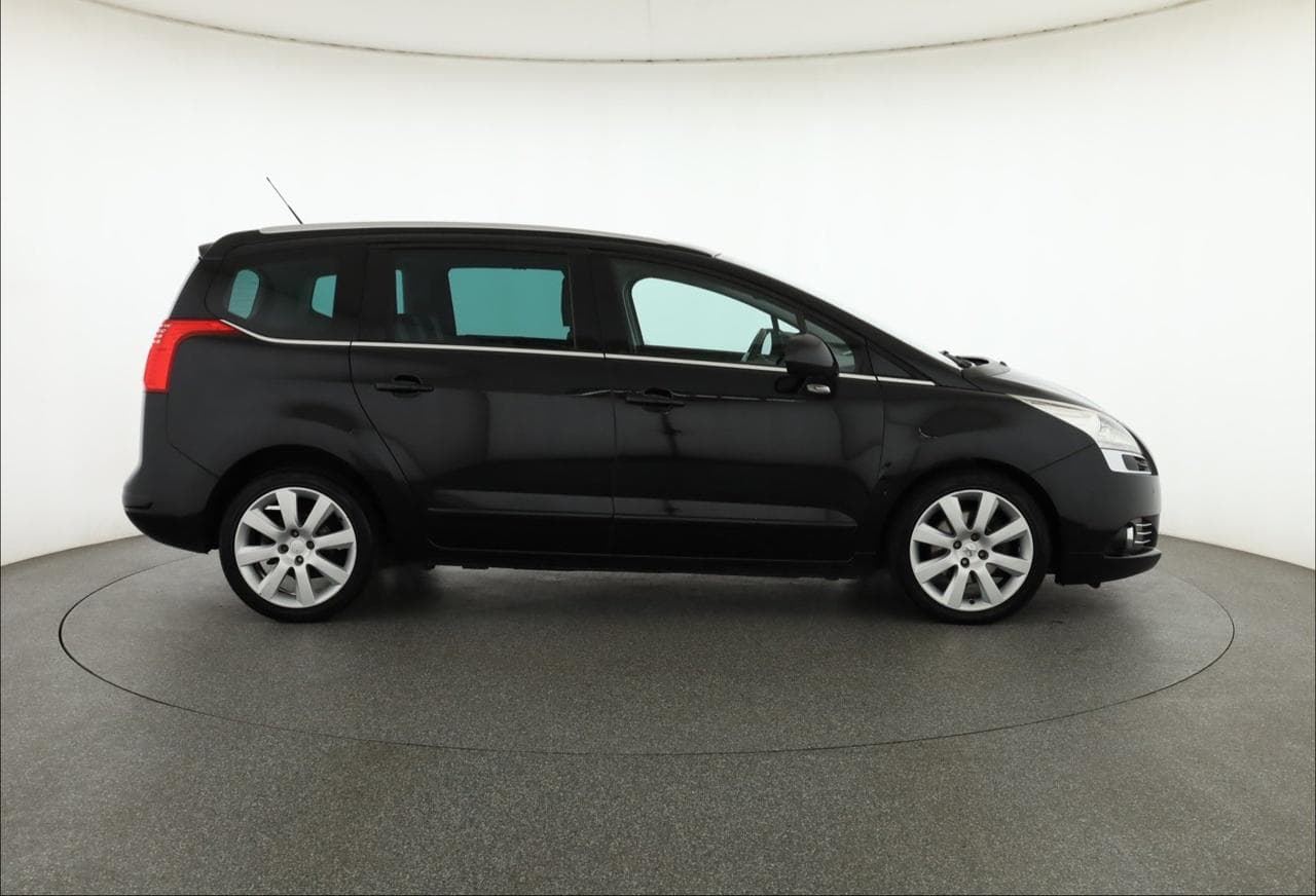 2011 Peugeot 5008 - 8