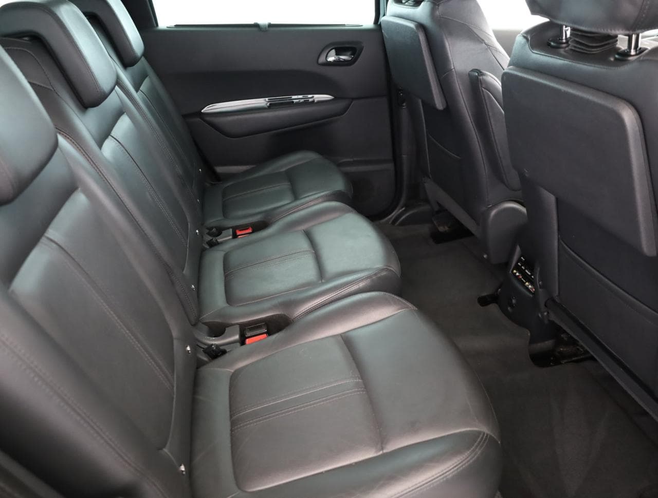 2011 Peugeot 5008 - 11
