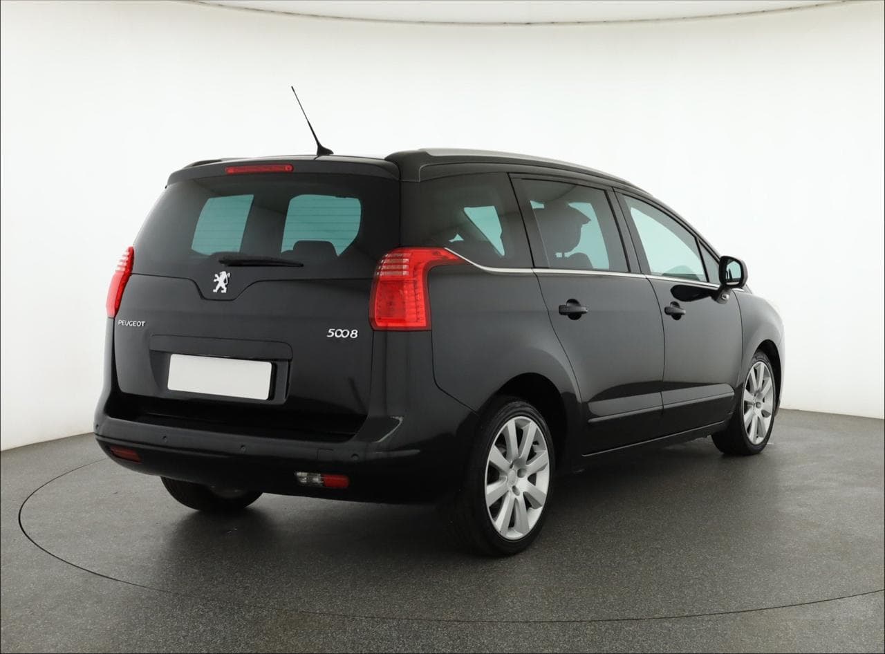 2011 Peugeot 5008 - 7