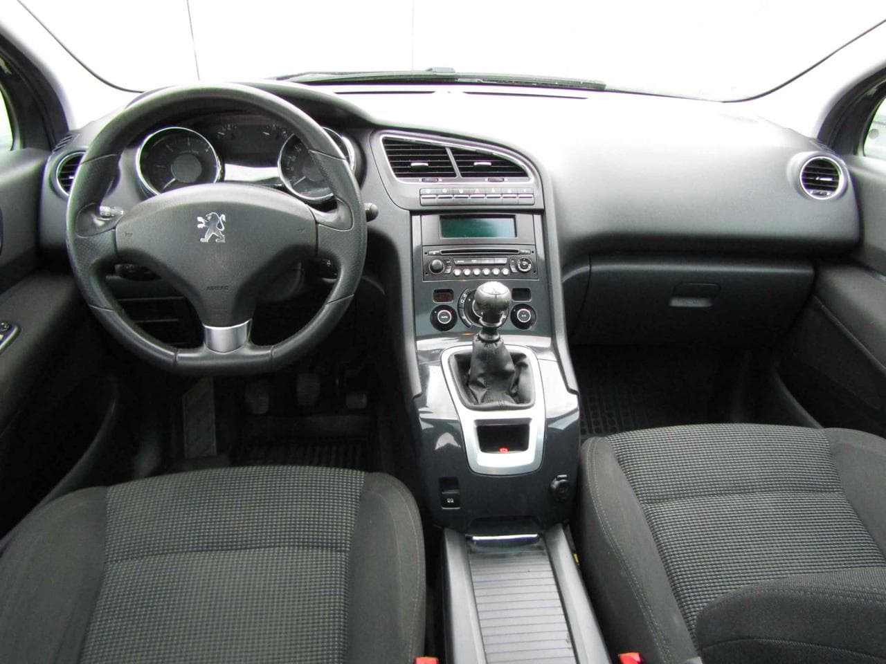 2010 Peugeot 5008 - 8