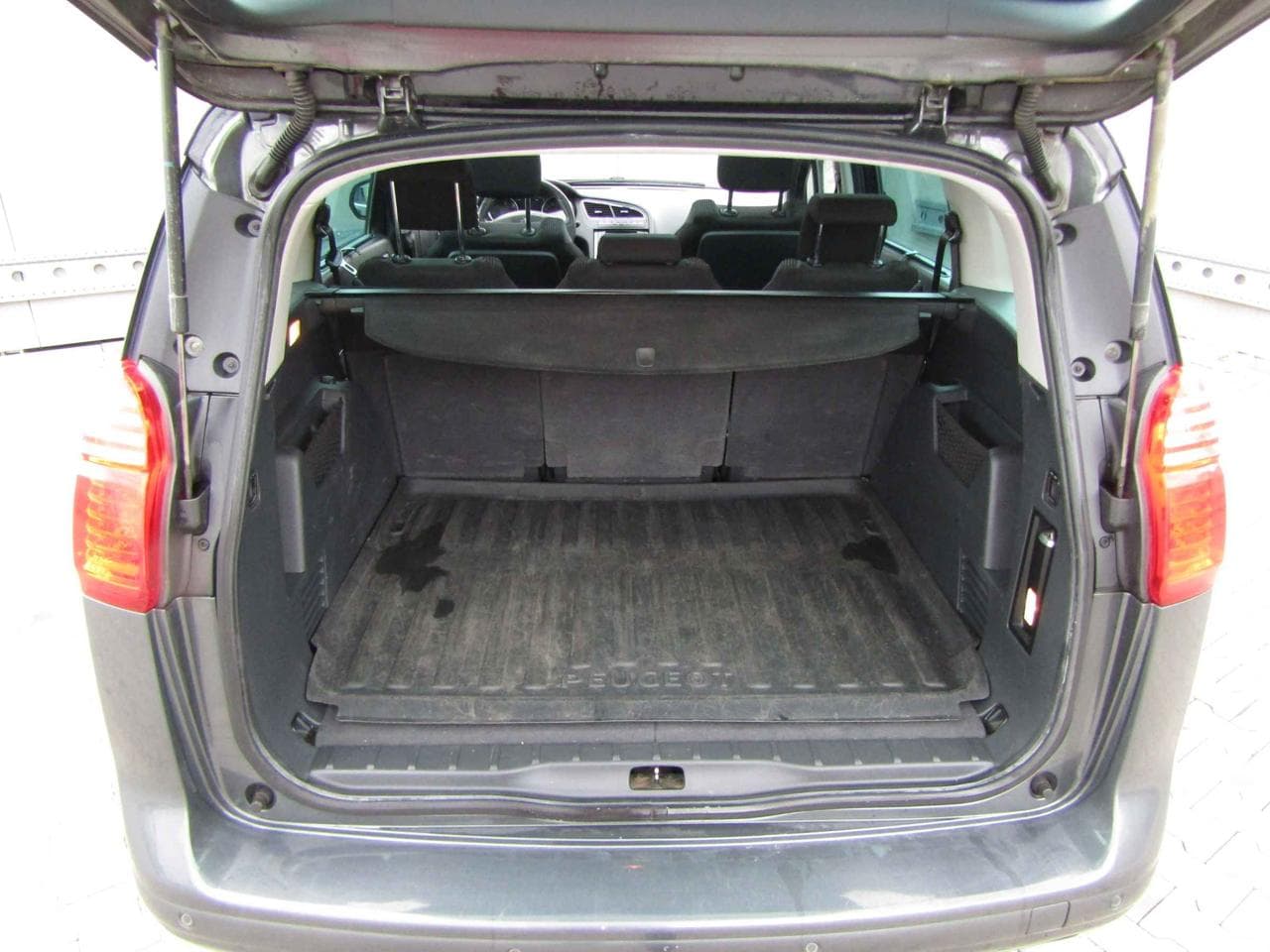 2010 Peugeot 5008 - 7