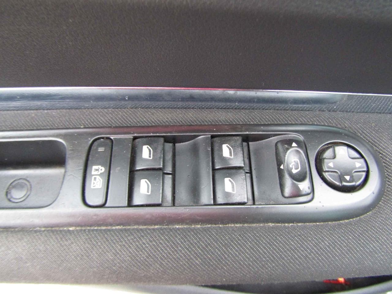 2010 Peugeot 5008 - 11