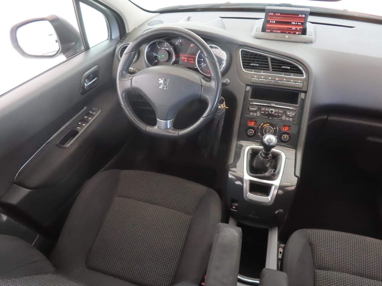 2011 Peugeot 5008 - 9