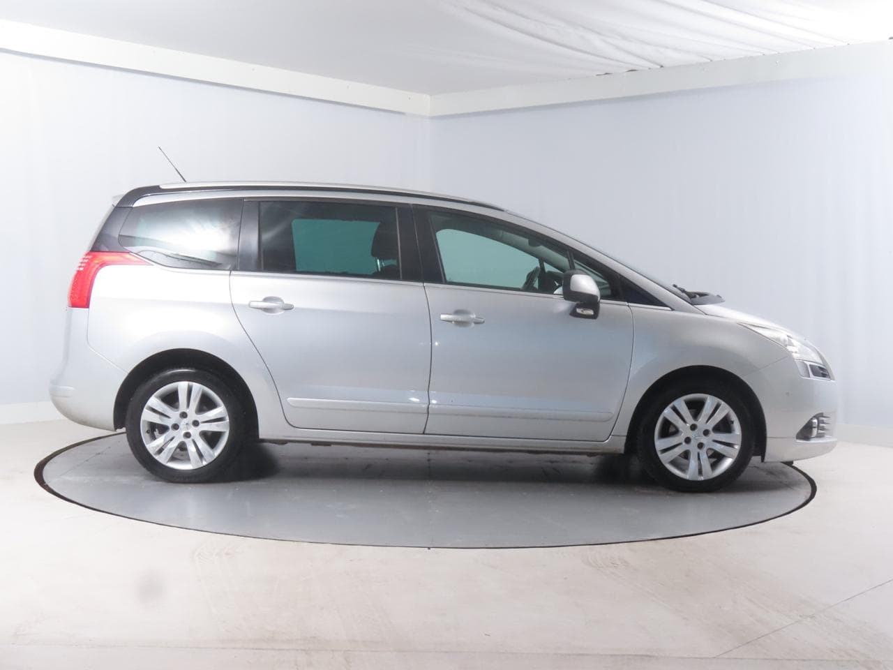 2011 Peugeot 5008 - 8