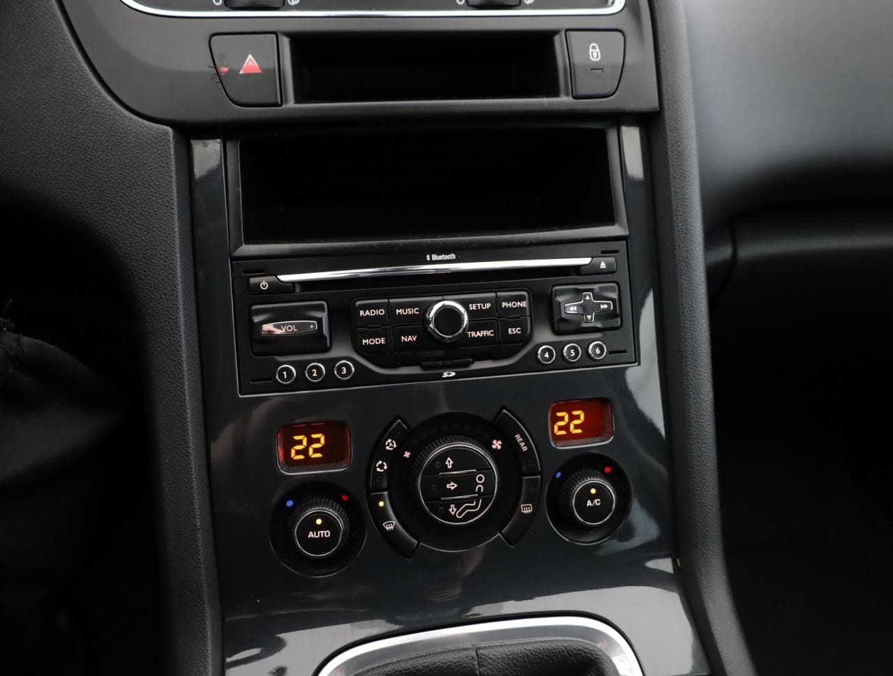 2011 Peugeot 5008 - 15