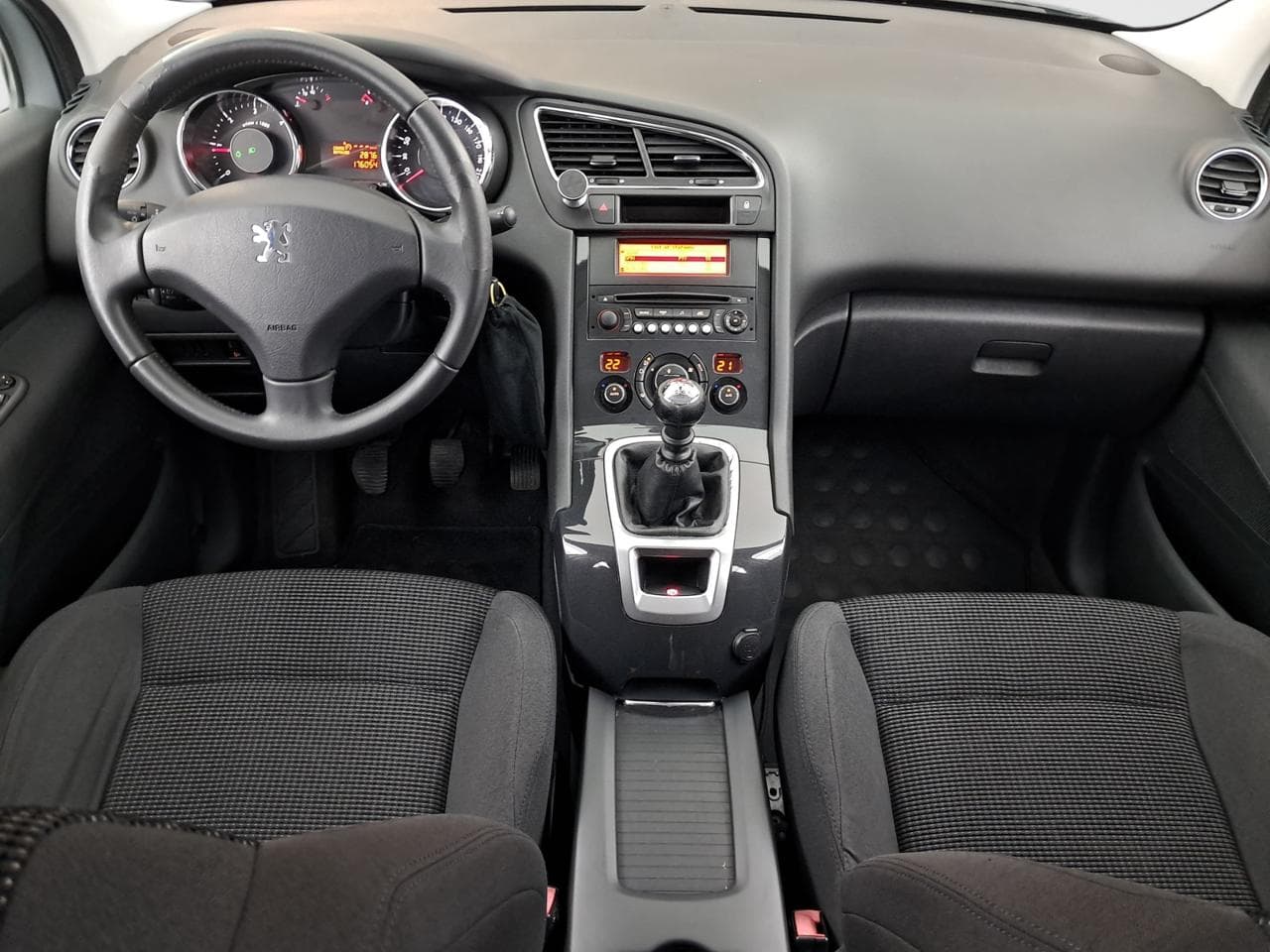 2012 Peugeot 5008 - 10