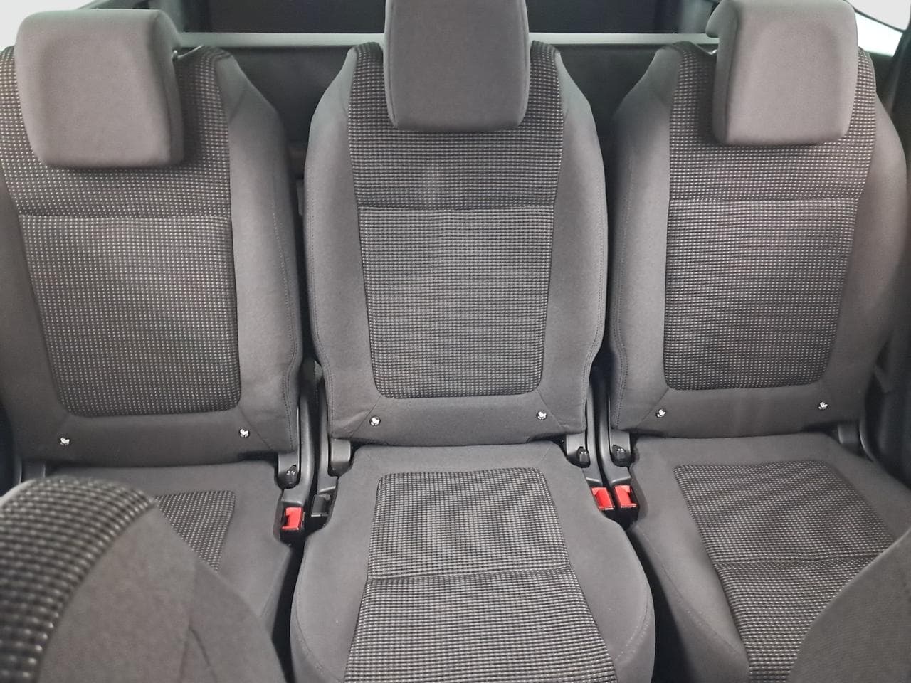 2012 Peugeot 5008 - 14