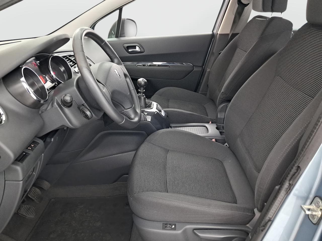 2012 Peugeot 5008 - 16