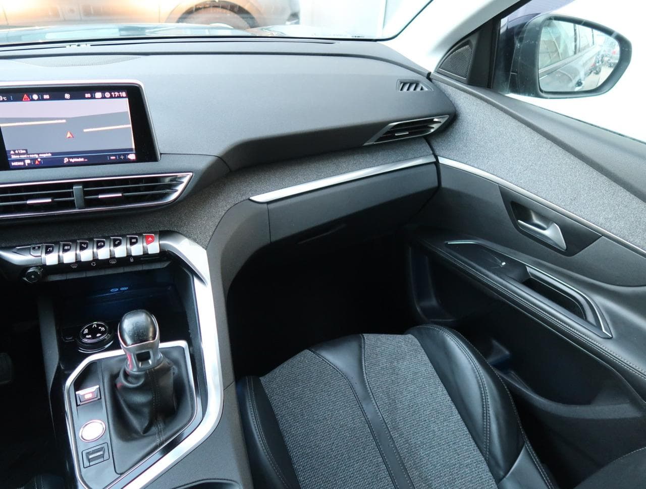 2017 Peugeot 5008 - 11
