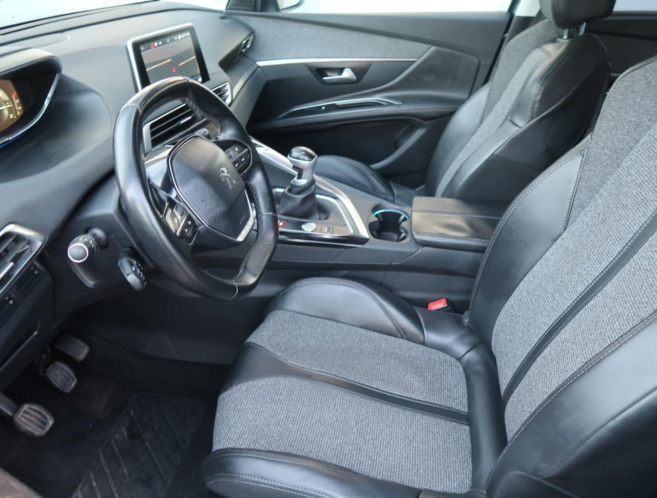 2017 Peugeot 5008 - 16