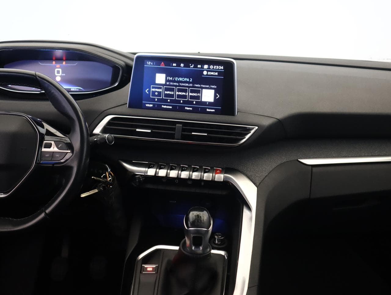 2018 Peugeot 5008 - 16