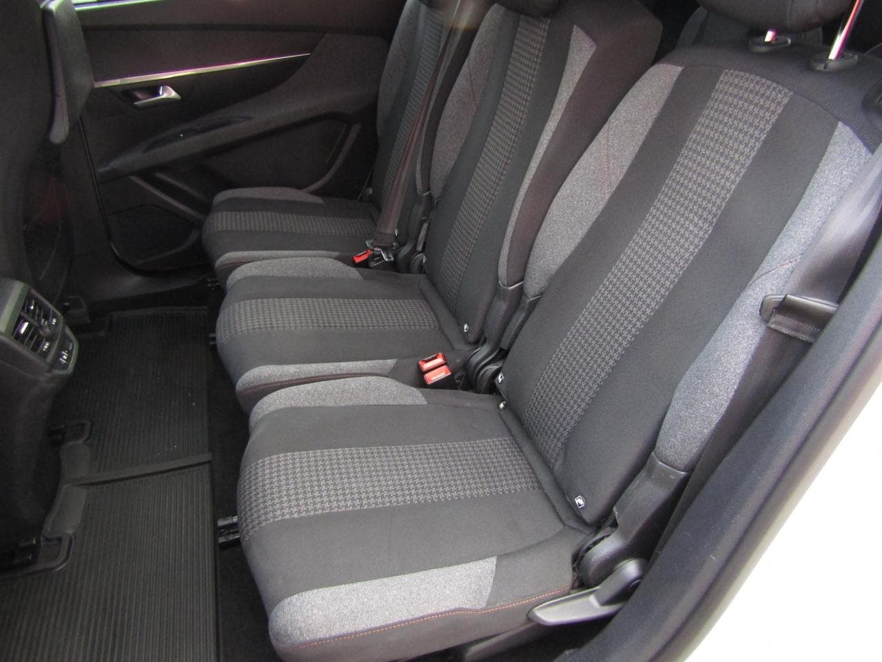 2018 Peugeot 5008 - 10