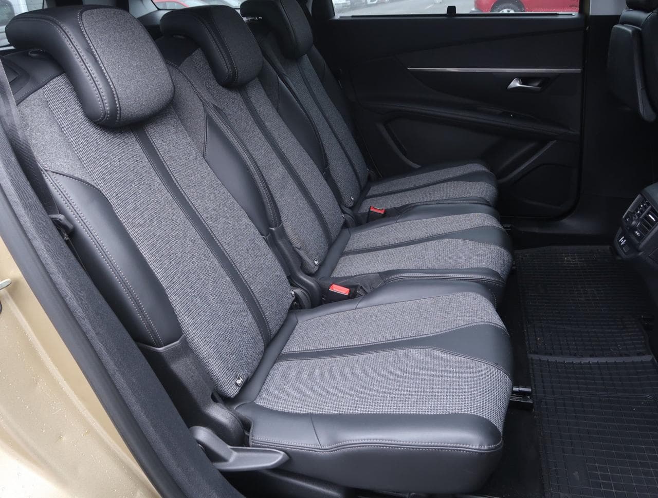 2018 Peugeot 5008 - 13