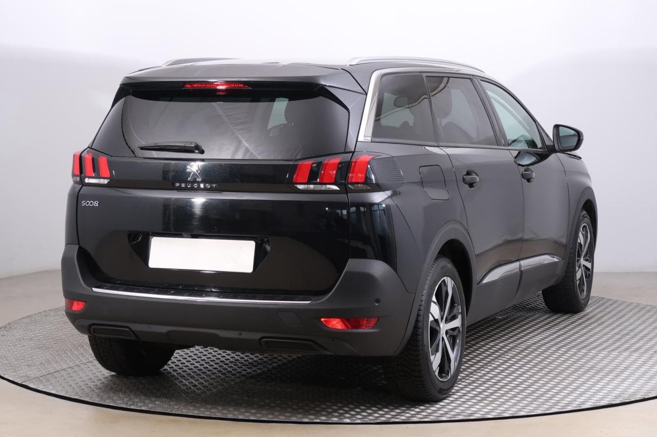 2019 Peugeot 5008 - 7