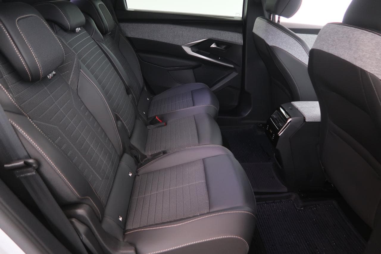 2024 Peugeot 5008 - 13