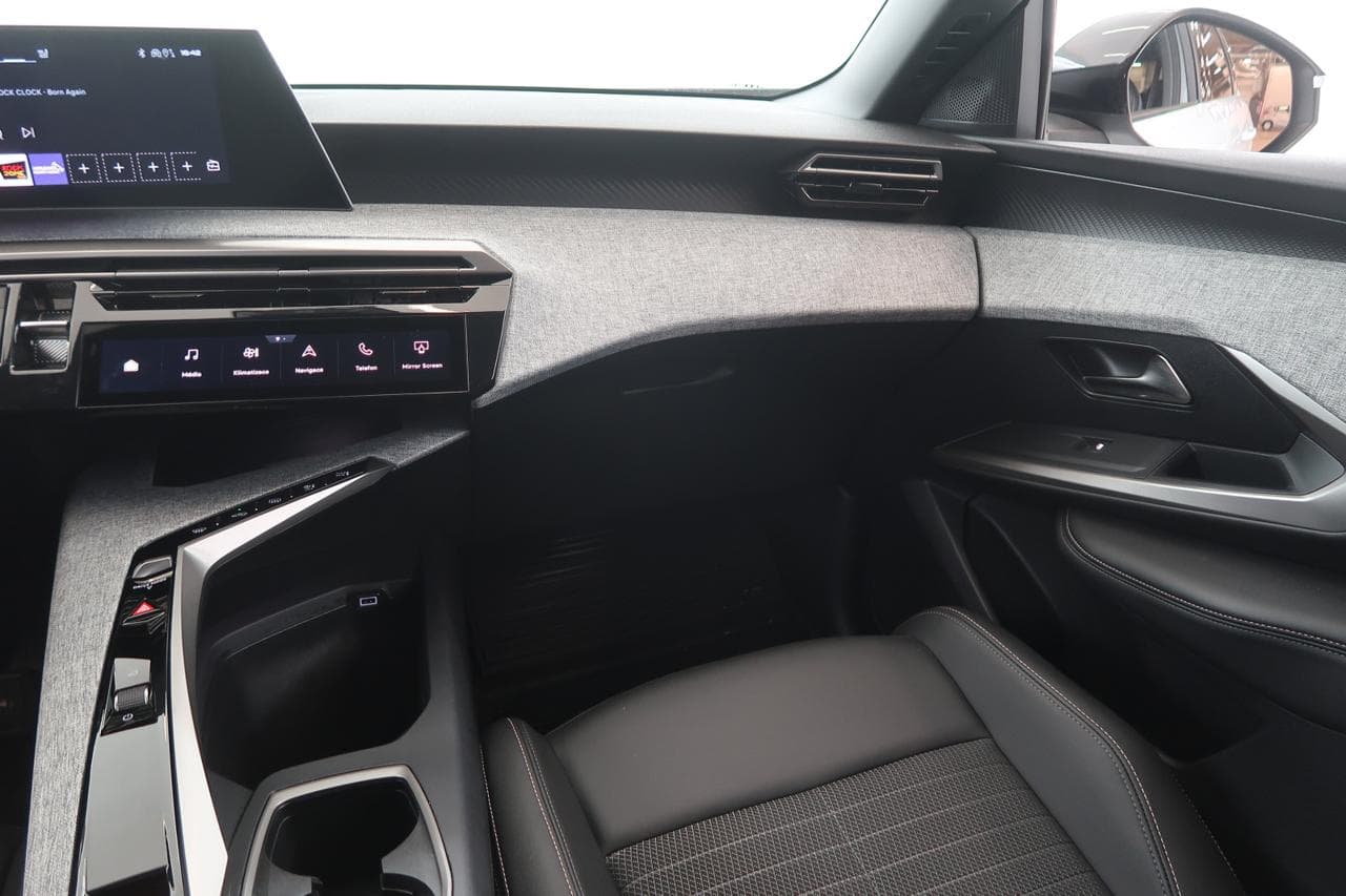 2024 Peugeot 5008 - 11