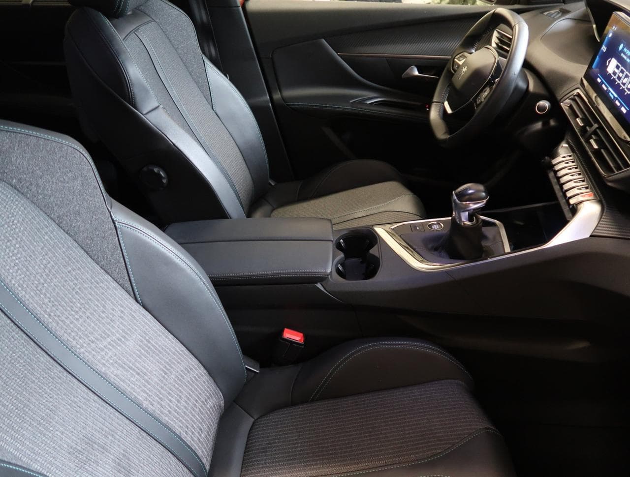 2023 Peugeot 5008 - 12