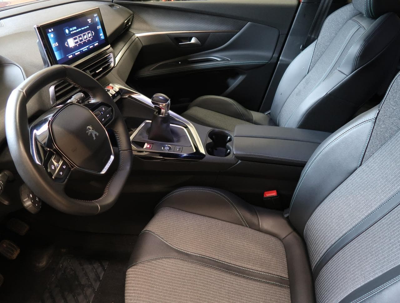 2023 Peugeot 5008 - 16