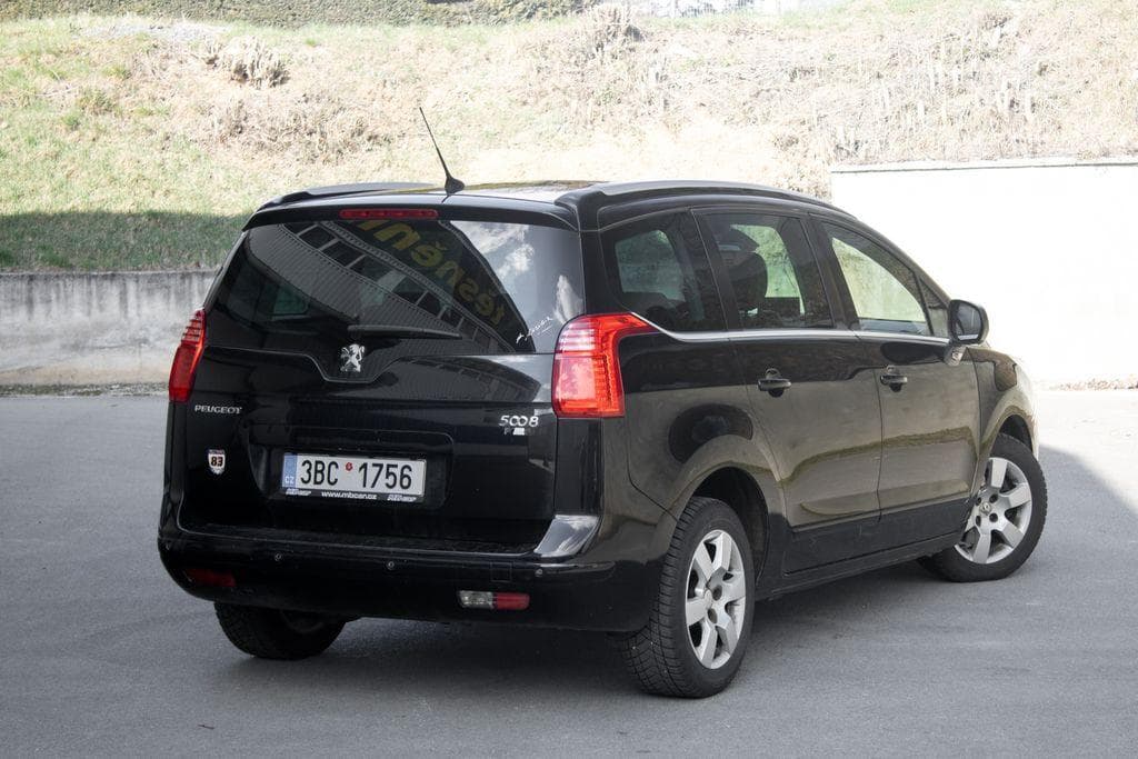 2011 Peugeot 5008 - 5