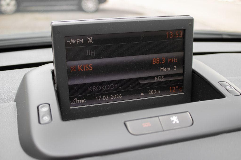 2011 Peugeot 5008 - 15