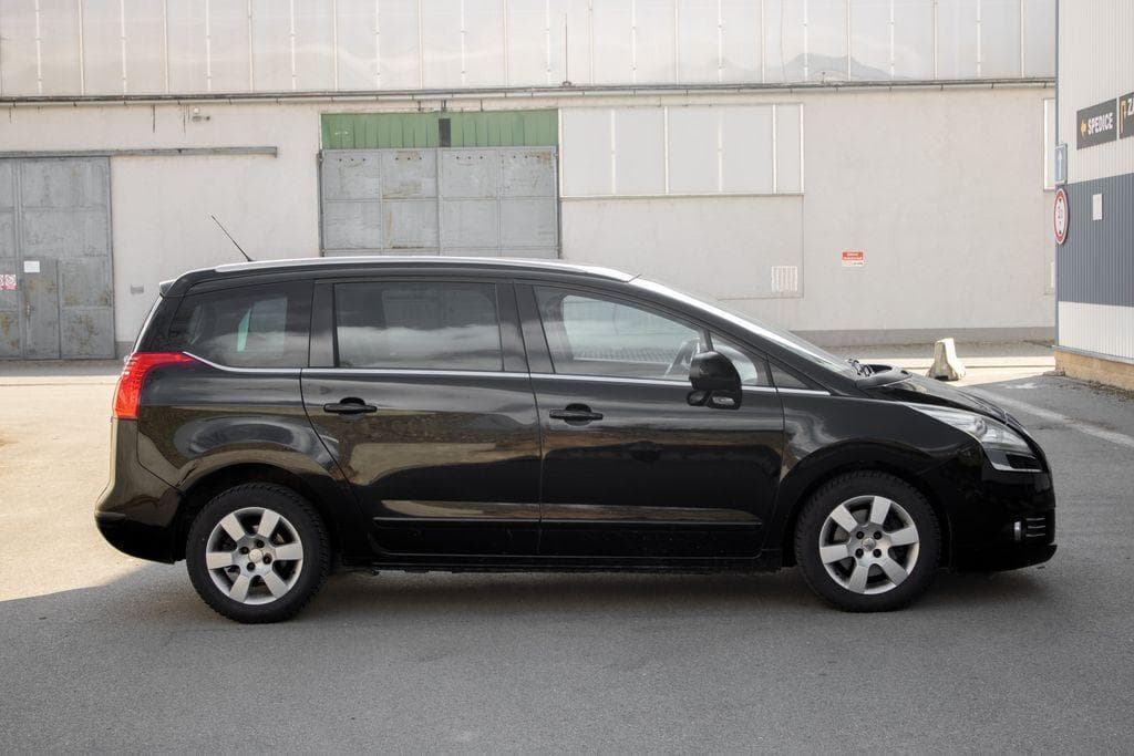 2011 Peugeot 5008 - 4