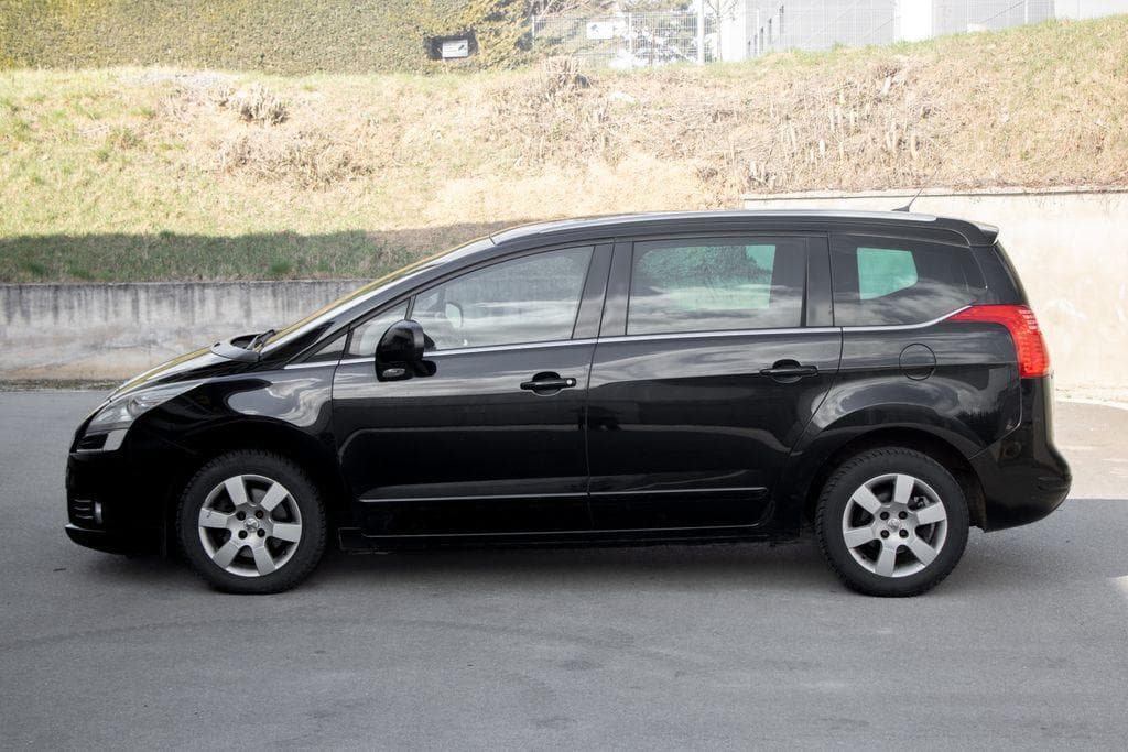 2011 Peugeot 5008 - 8