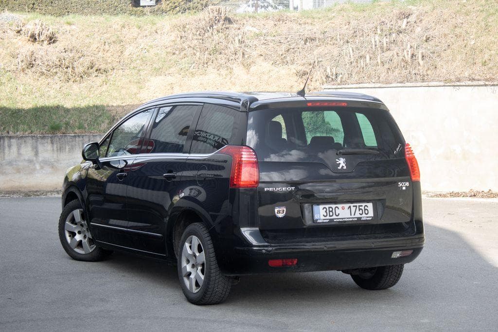 2011 Peugeot 5008 - 7