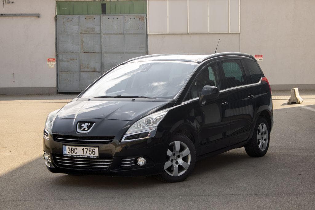 2011 Peugeot 5008