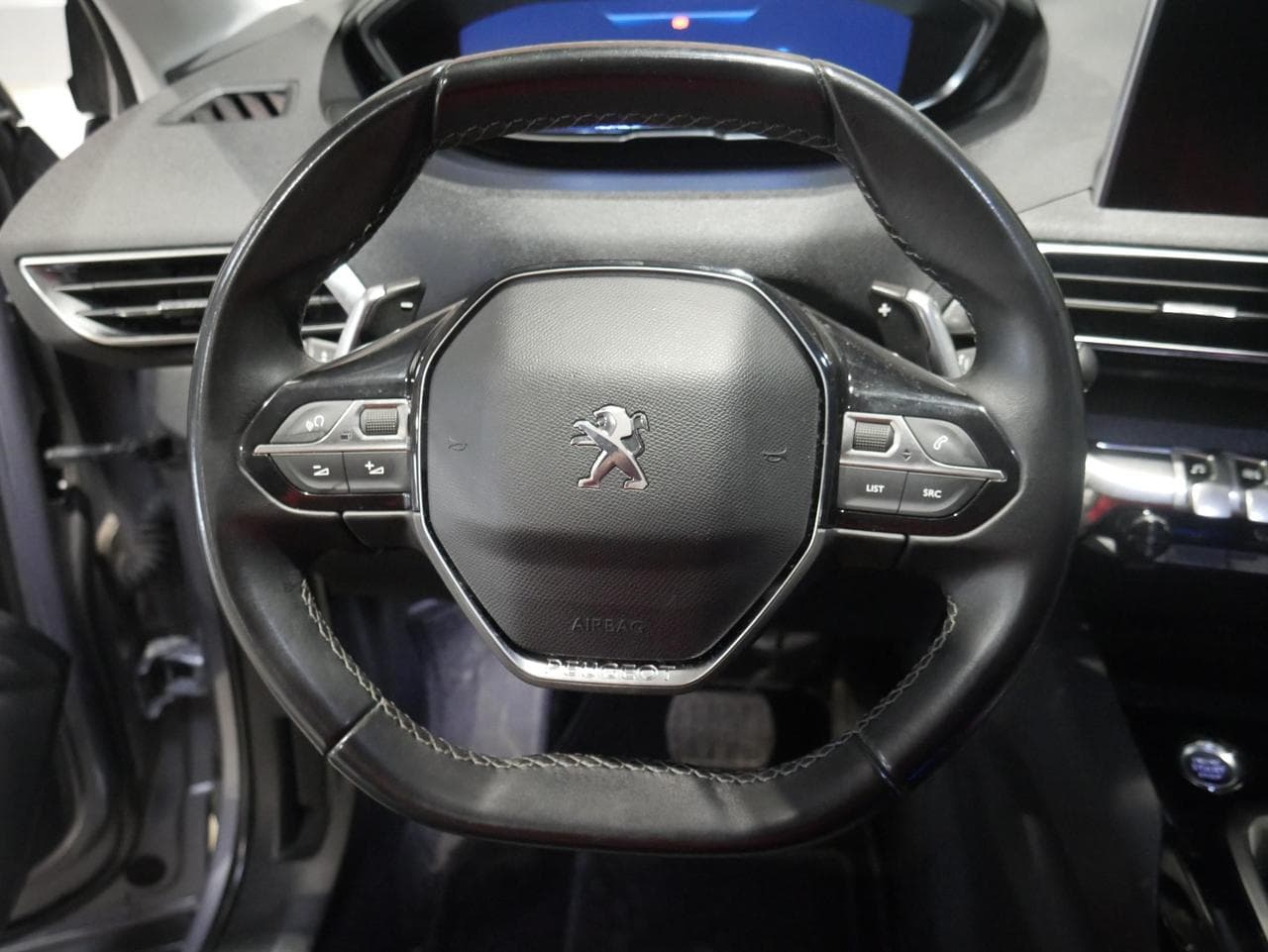 2020 Peugeot 5008 - 14