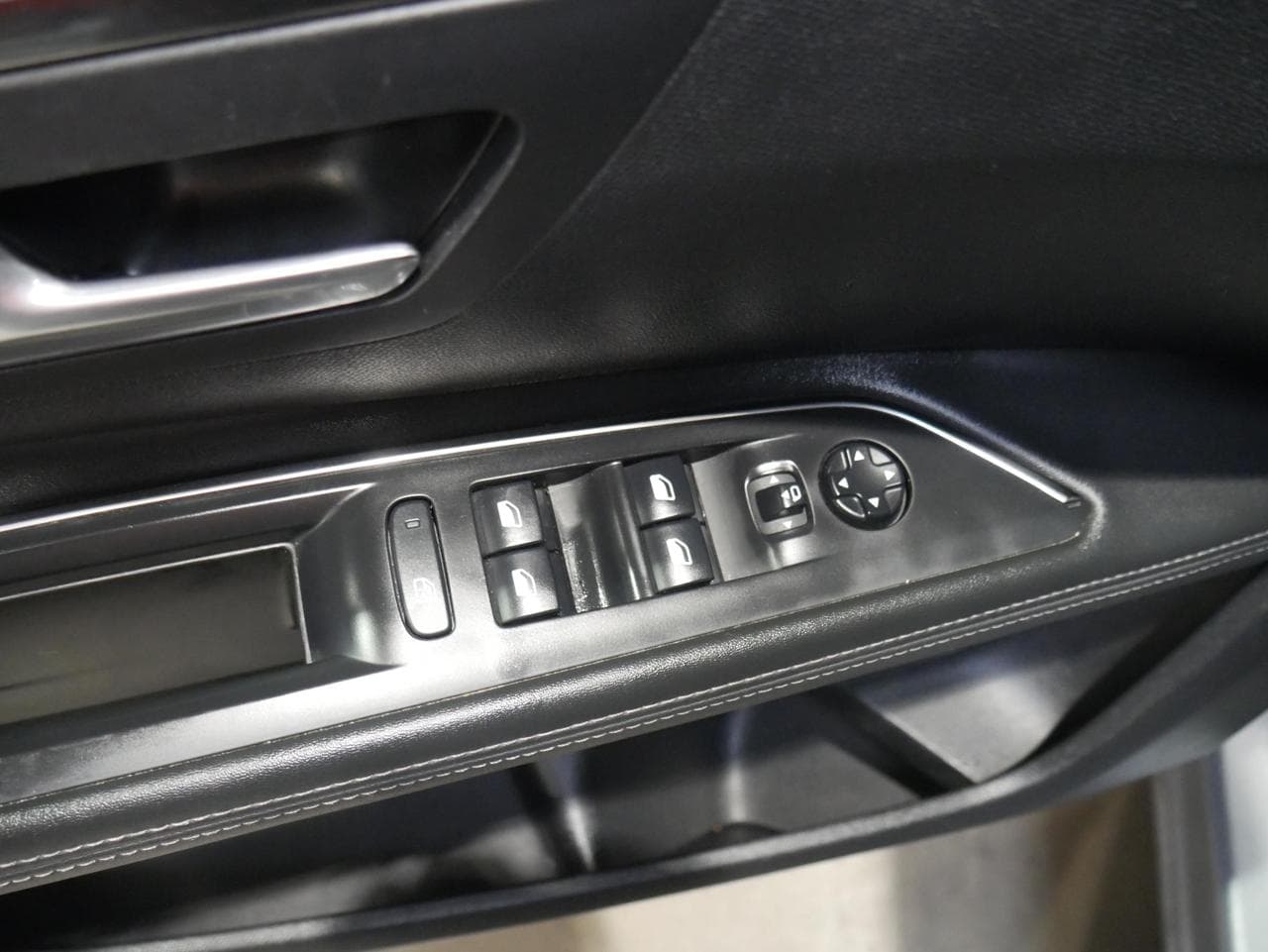 2020 Peugeot 5008 - 13