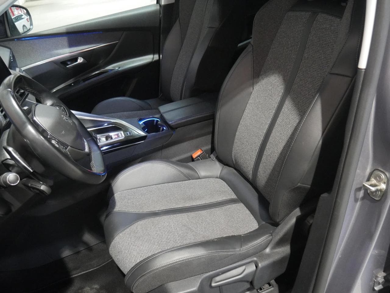 2020 Peugeot 5008 - 10