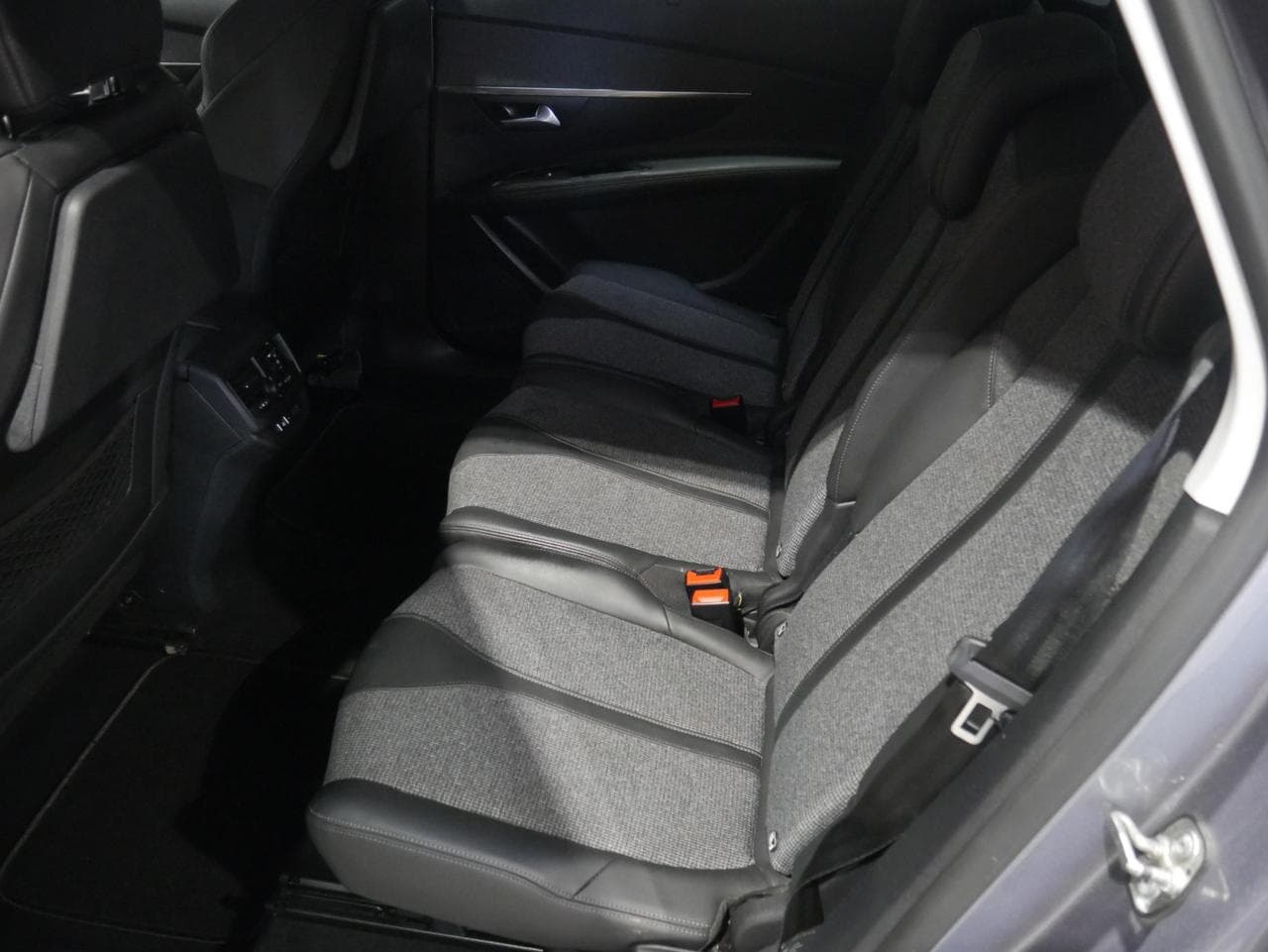 2020 Peugeot 5008 - 11