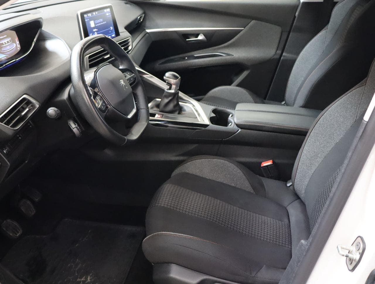 2020 Peugeot 5008 - 16