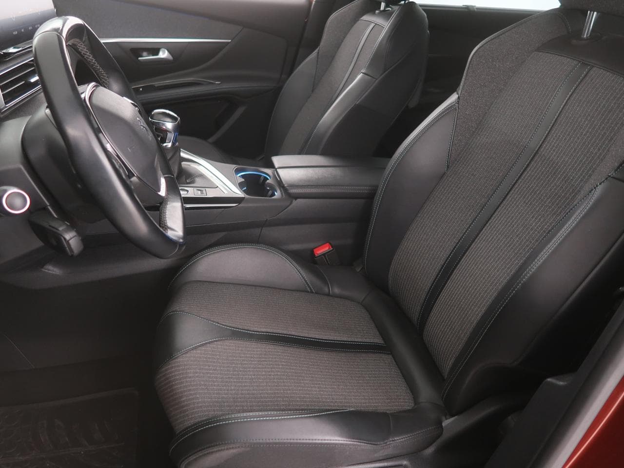 2021 Peugeot 5008 - 16